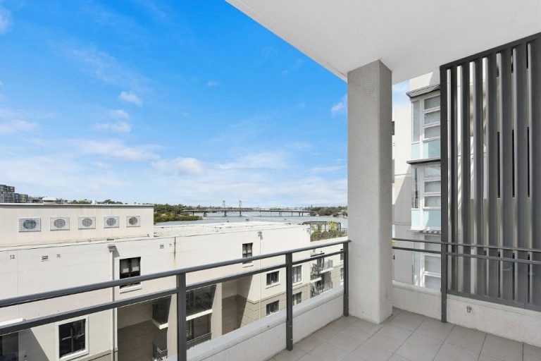 23/25 Angas Street Meadowbank , NSW 2114 AUS