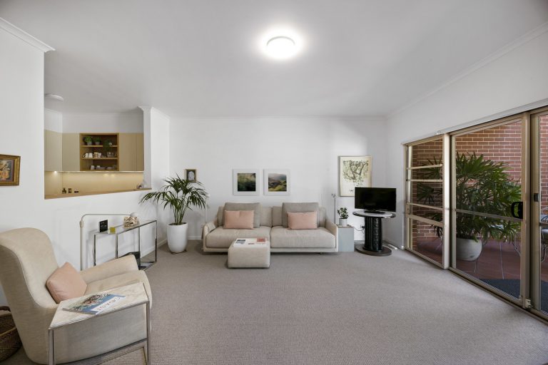 25/7 Williams Parade Dulwich Hill , NSW 2203 AUS