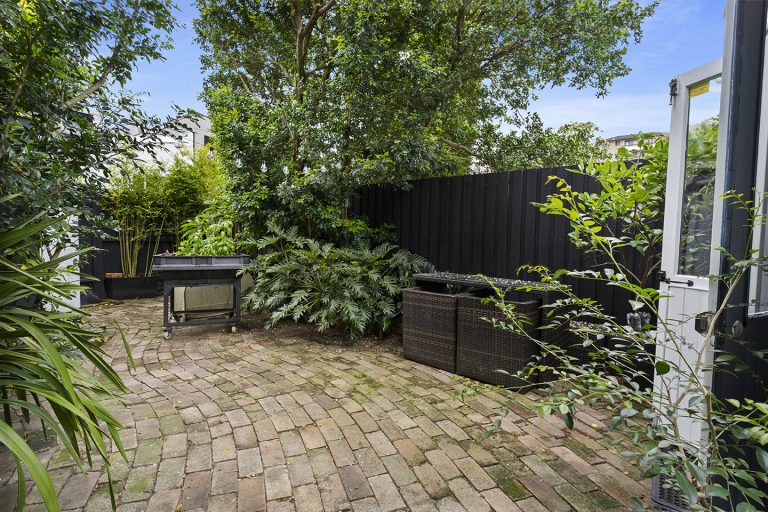 20 Perrett Street Rozelle , NSW 2039 AUS