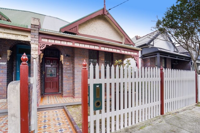 35 Charlecot Street Dulwich Hill , NSW 2203 AUS