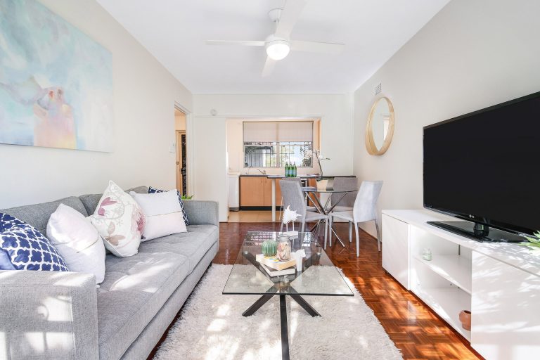 1/98 Petersham Road Marrickville , NSW 2204 AUS