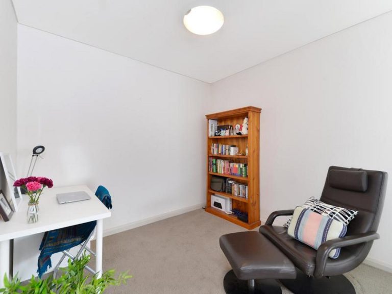 19/19-23 Crown Street St Peters , NSW 2044 AUS