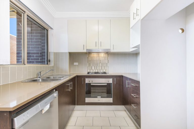 22/11-19 Mandemar Avenue Homebush West , NSW 2140 AUS