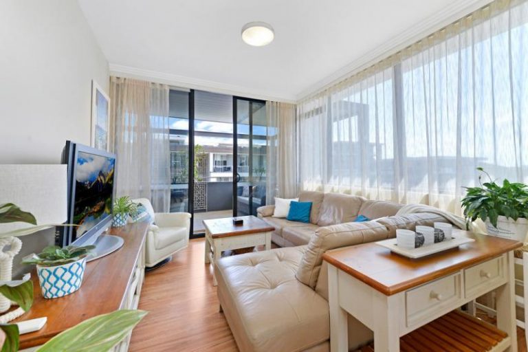 701/1 Waterways Street Wentworth Point , NSW 2127 AUS