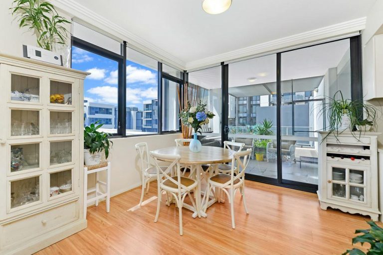 701/1 Waterways Street Wentworth Point , NSW 2127 AUS