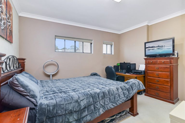 13/159 Princes Highway St Peters , NSW 2044 AUS