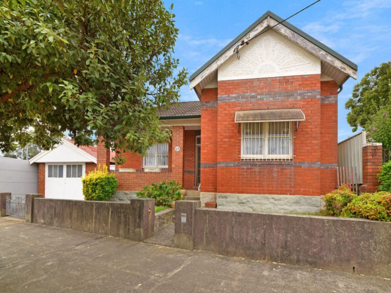 69 Ewart Street Dulwich Hill , NSW 2203 AUS