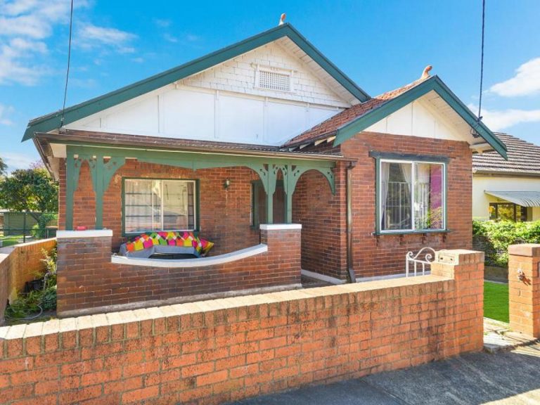 34 Denison Road Lewisham , NSW 2049 AUS