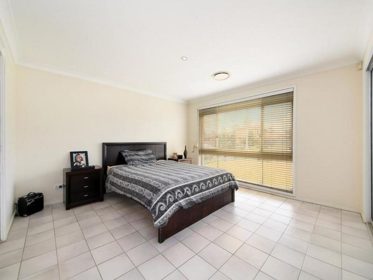 20 Mornington Place Hinchinbrook , NSW 2168 AUS