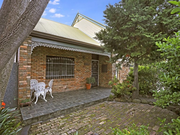 21 Bridge Street Tempe , NSW 2044 AUS