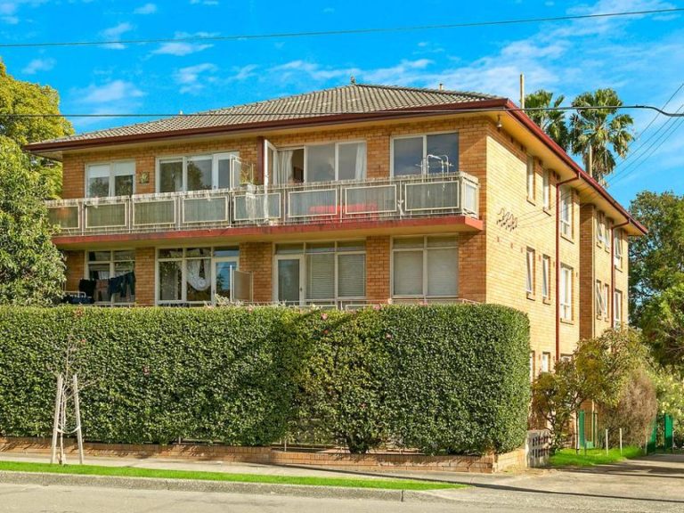 12/379A New  Canterbury Road Dulwich Hill , NSW 2203 AUS