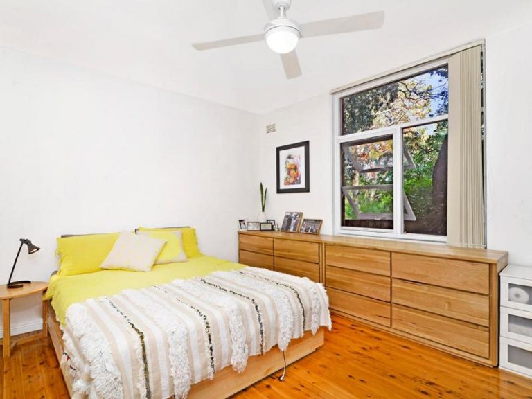 24/3-5 School Parade Marrickville , NSW 2204 AUS