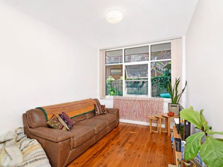 24/3-5 School Parade Marrickville , NSW 2204 AUS