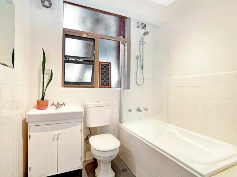 24/3-5 School Parade Marrickville , NSW 2204 AUS