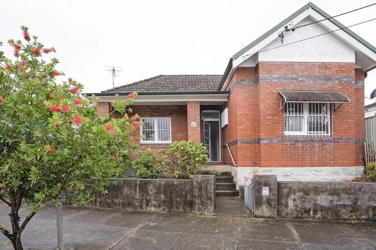69 Ewart Street Dulwich Hill , NSW 2203 AUS