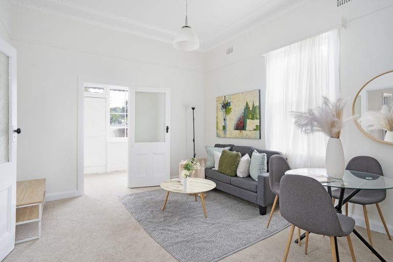 69 Ewart Street Dulwich Hill , NSW 2203 AUS