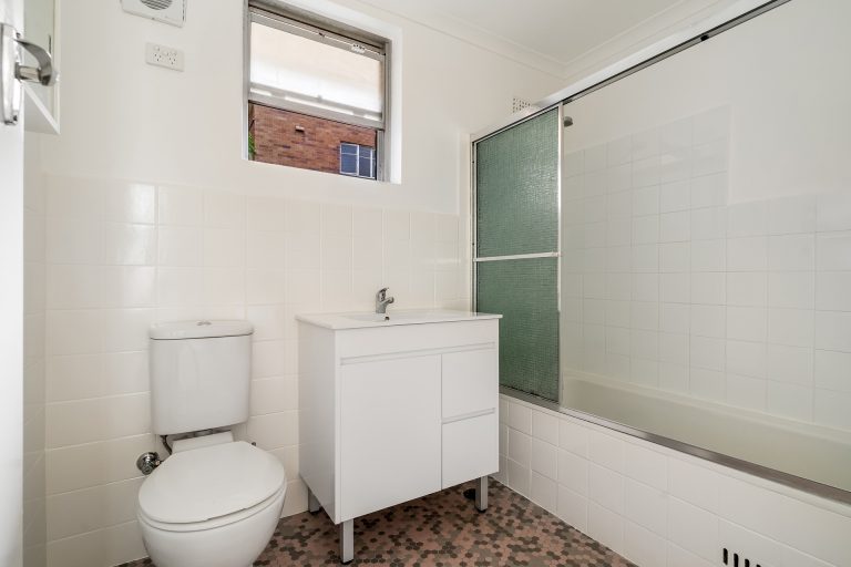 14/18A Ewart Street Marrickville , NSW 2204 AUS