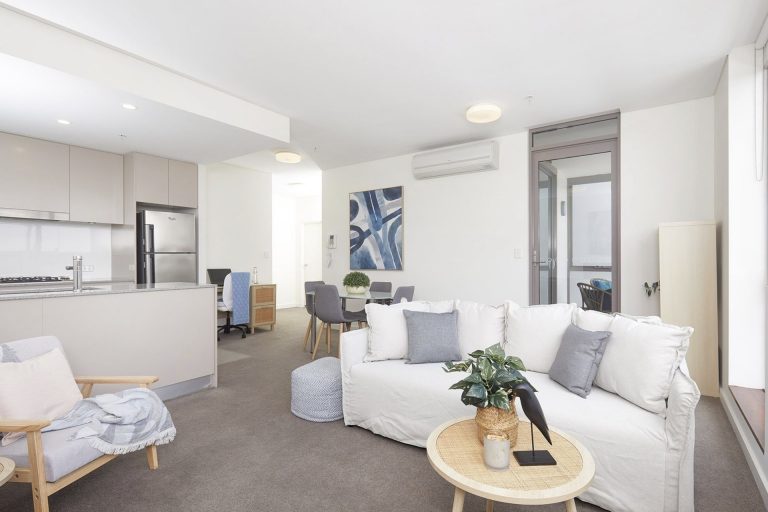 810/2 Discovery Point Place Wolli Creek , NSW 2205 AUS