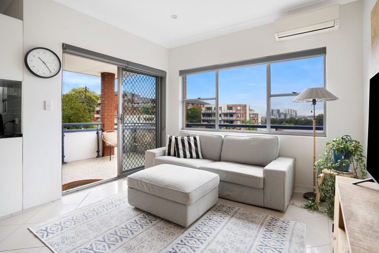 8/8-10 Queen Street Arncliffe , NSW 2205 AUS