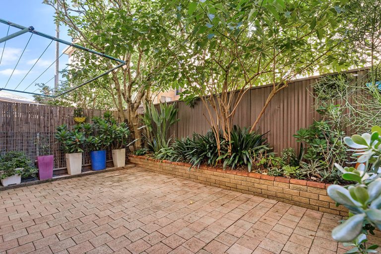 12/14 York Street Fairfield , NSW 2165 AUS