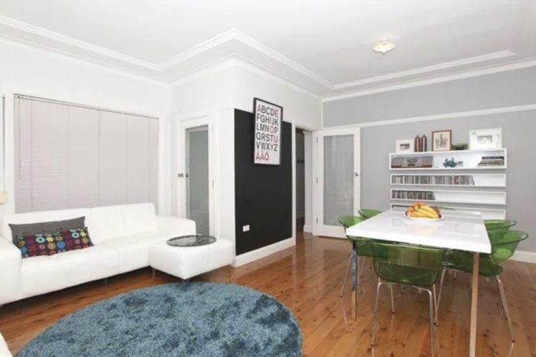 6 Bransgrove Road Revesby , NSW 2212 AUS