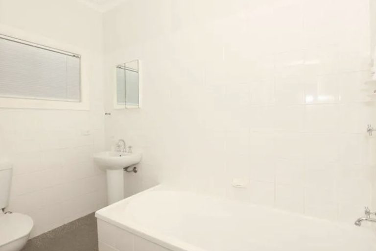 6 Bransgrove Road Revesby , NSW 2212 AUS