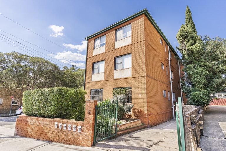 1/5 London Street Enmore , NSW 2042 AUS