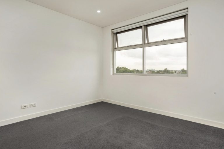 23/19 Hutchinson Street St Peters , NSW 2044 AUS