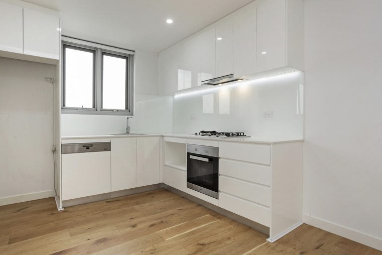 23/19 Hutchinson Street St Peters , NSW 2044 AUS