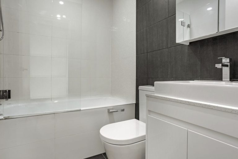 23/19 Hutchinson Street St Peters , NSW 2044 AUS