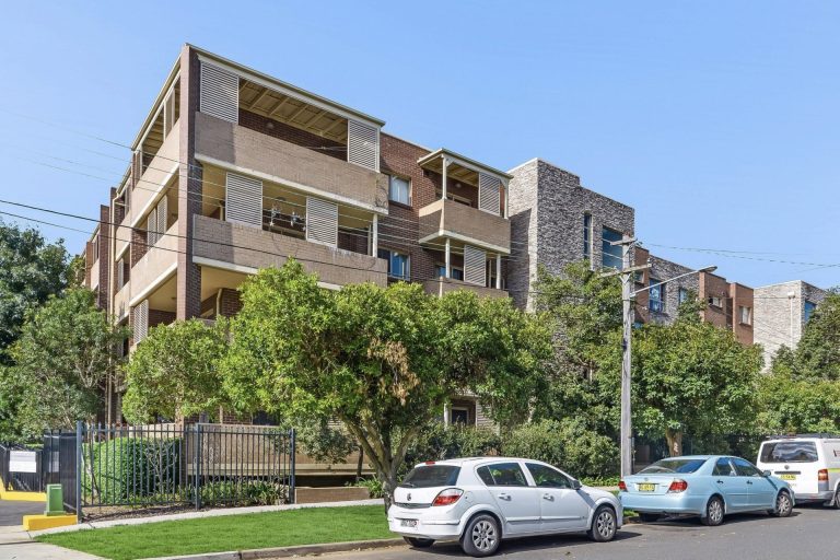 27/11-19 Mandemar Avenue Homebush West , NSW 2140 AUS