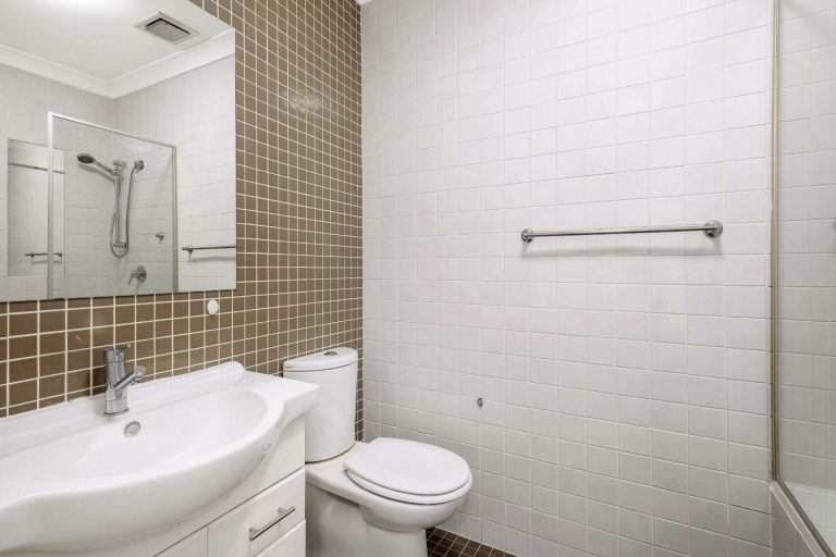 27/11-19 Mandemar Avenue Homebush West , NSW 2140 AUS
