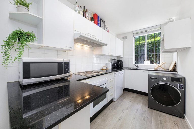 2/2 Avona Avenue Glebe , NSW 2037 AUS