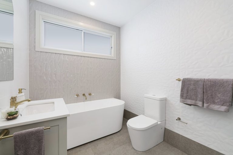 37b Woodfield Boulevard Caringbah , NSW 2229 AUS
