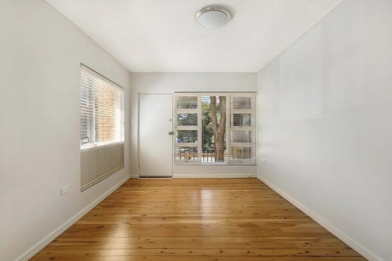 1/20 Banksia Road Caringbah , NSW 2229 AUS